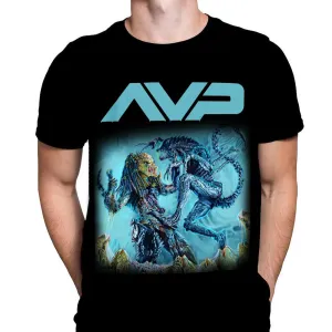 AVP Aliens Vs Predator - Classic Horror Movie T-Shirt by Sebastian Cast