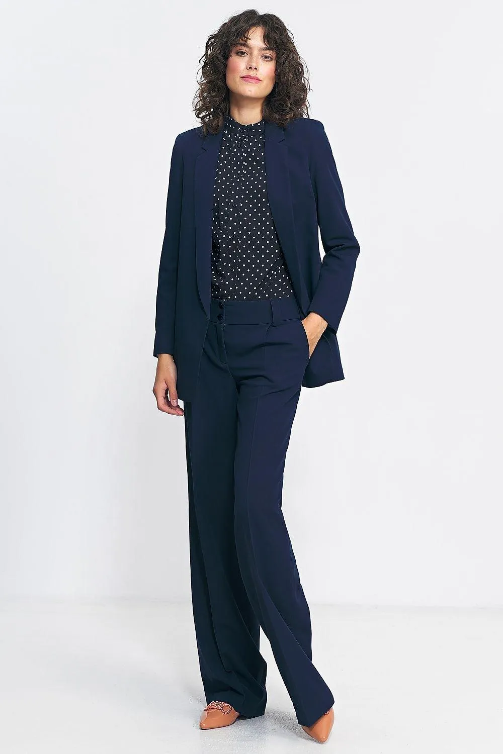 Chic Unbuttoned Blazer for Modern Elegance