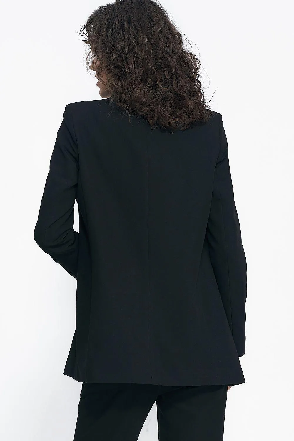 Chic Unbuttoned Blazer for Modern Elegance