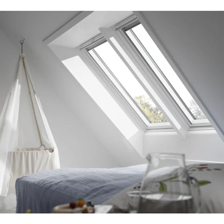 VELUX GGL FK06 2069 Solar UV Heat Protection Glazing White Painted Centre-Pivot Window (66 x 118 cm)